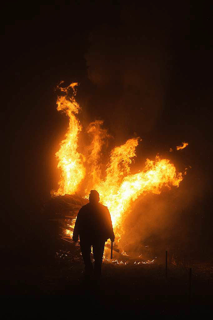Ein weit hin sichtbares Feuer hat das Brgerbndnis Bahn Markgrflerland (BBM) am Donnerstagabend entzndet.