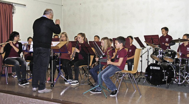 Jechtingen.  Das Jugendorchester beim Bhnenauftritt.  | Foto: Roland Vitt