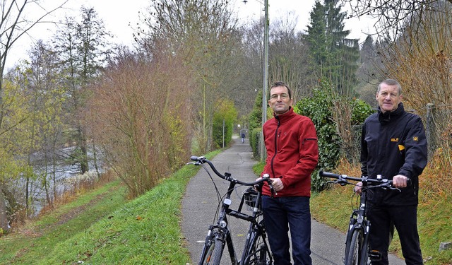 Rechts der Wiese in Stetten  wnschen ...er der IG Velo, den Radweg ausgebaut.   | Foto: Nikolaus Trenz