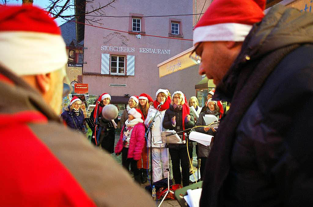 Adventlich und gesellig war die Stimmung beim Nikolausmarkt in Wehr.