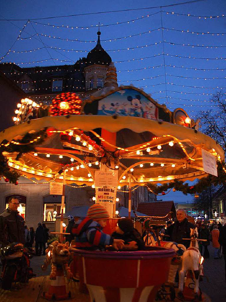 Der Bad Sckinger Weihnachtsmarkt war stimmungsvoll und gut besucht.