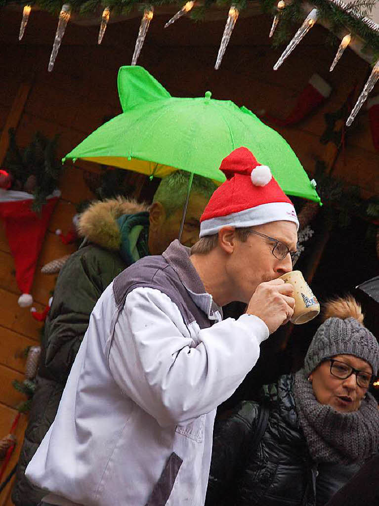 Der Bad Sckinger Weihnachtsmarkt war stimmungsvoll und gut besucht.