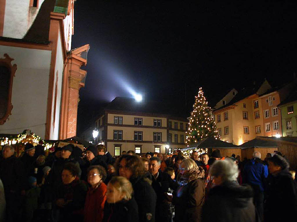 Der Bad Sckinger Weihnachtsmarkt war stimmungsvoll und gut besucht.