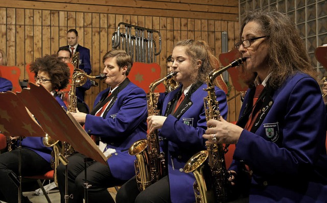 Beim Jahreskonzert des Musikvereins Lu...Makowka (von links) auf dem Saxophon.   | Foto: REinhard Herbrig