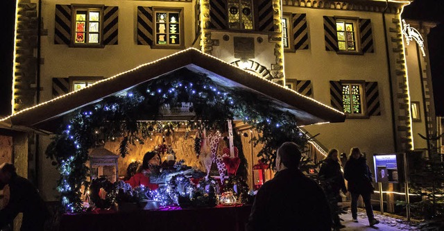 Vertrumte Lichtstimmung beim Schliengener Weihnachtsmarkt.  | Foto: Alexander Huber