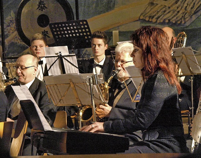 In einen teils strmischen, teils wohl...beim Kirchenkonzert zum zweiten Advent  | Foto: Karin Stckl-Steinebrunner