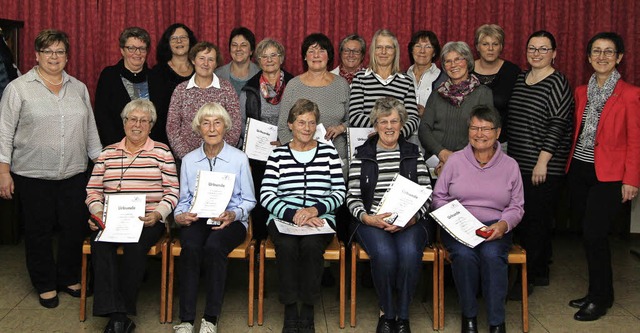 Der Oberrotweiler Landfrauenverein ehr...r zahlreiche langjhrige  Mitglieder.   | Foto: Herbert Trogus
