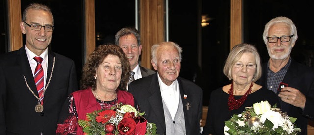 Zwei goldene und drei silberne Ehrenze...Konrad Triebswetter und Ulrike Mayer.   | Foto: Sabine Model