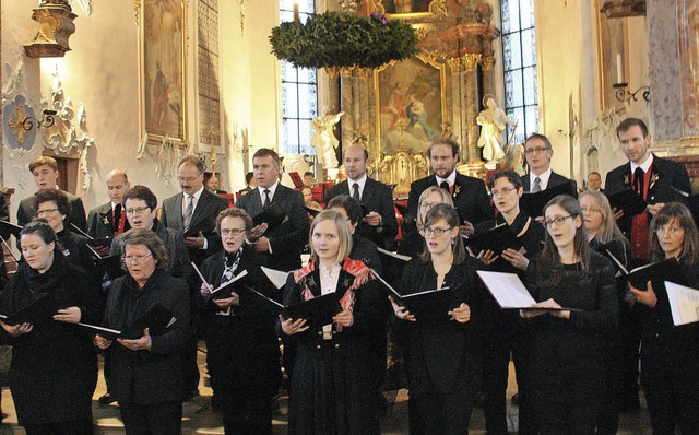 Der Kirchenchor St. Ulrich, geleitet von Lisa Hummel  | Foto: Hans Jrgen Kugler