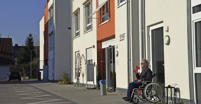 32 Bewohner des Markus-Pflger-Heims i... (22 F) in der Wohnanlage Rheingarten.  | Foto: Peter Gerigk