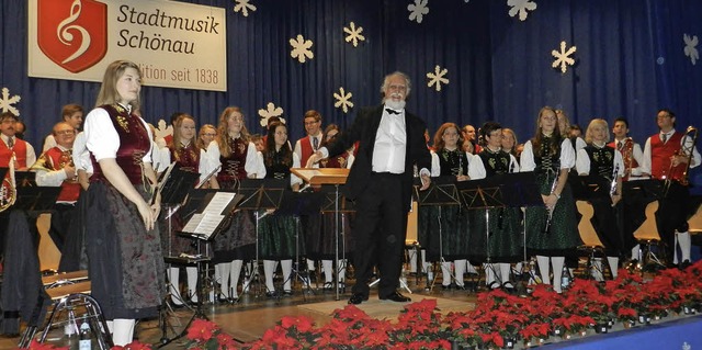 Das Jahreskonzert der Stadtmusik Schn...m in der Buchenbrandhalle bestens an.   | Foto: Gerhard Wiezel