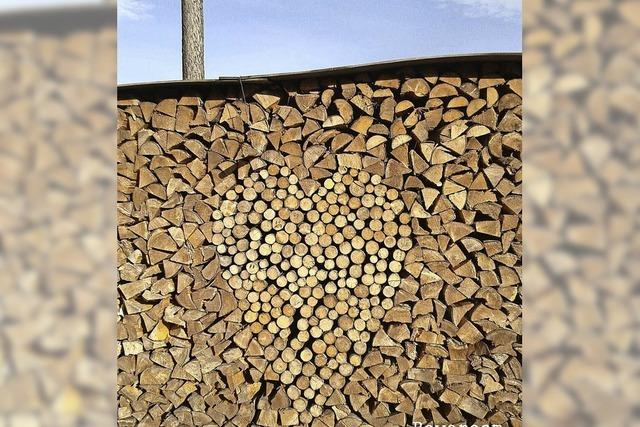 Herzlich mit Holz