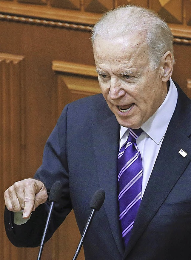 US-Vize-Prsident Joe Biden vor dem Parlament in Kiew   | Foto: dpa