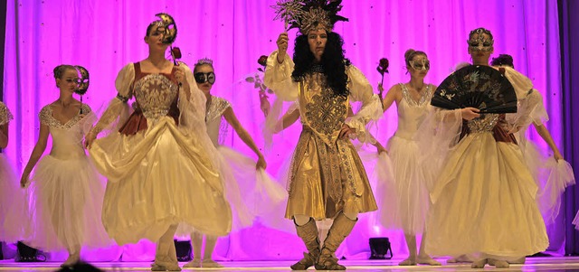 Da war er: Sonnenknig Louis XIV. (Seb...bei der Ballettauffhrung in Husern.   | Foto: Cornelia Liebwein