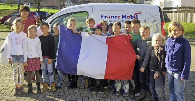 Die Grundschler aus Oberried vor dem &#8222;France Mobil&#8220;    | Foto: Privat