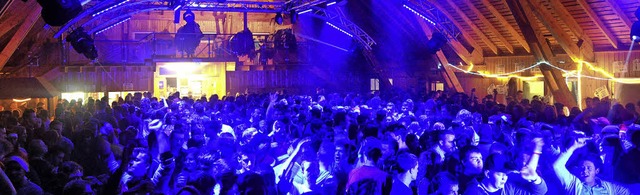 Die Schwarzwaldhalle in St. Mrgen war.... Zur Dorfparty kamen rund 1200 Leute.  | Foto: Mobile Disco Nightflyer
