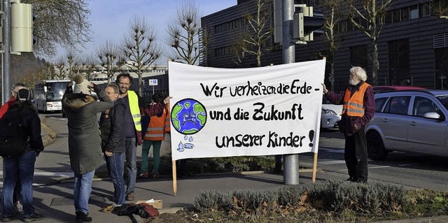 Samstagsaktion im Waldkircher Industriegebiet: Denkanste fr Klimaschutz.   | Foto: ZVG