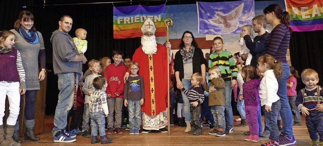 Der Nikolaus kam zum Patrozinium nach Ichenheim.  | Foto: Dieter Fink