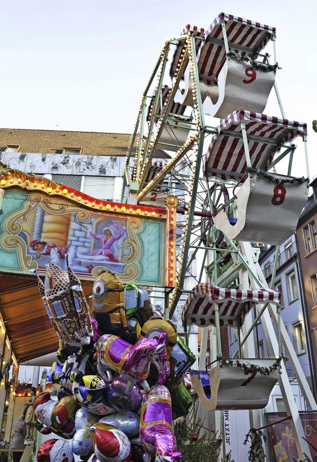 Das historische Riesenrad dreht sich a...erzeit vor allem in den Abendstunden.   | Foto: Thomas Kunz