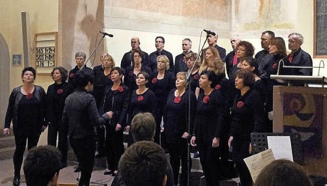 Internationale Lieder hatte der Jazzch...in der Hllsteiner Margarethenkirche.   | Foto: zVg