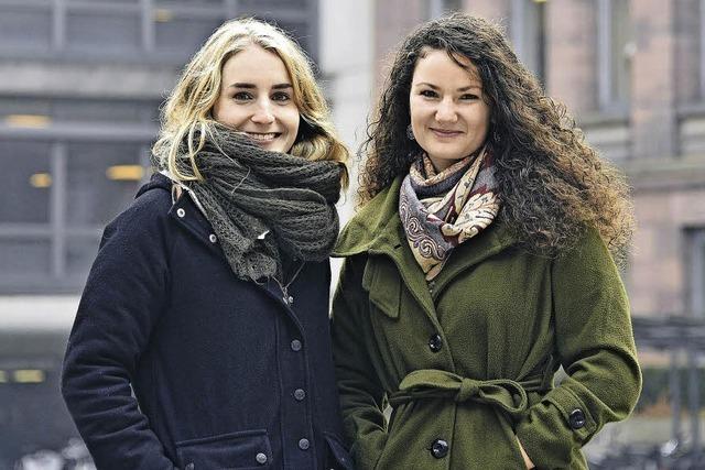 Zwei Studentinnen unterstützen mit ihrer Organisation die Flüchtlinge auf der Balkanroute