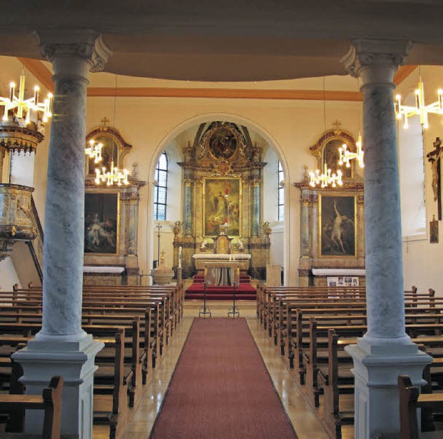 Die Bad Bellinger Pfarrkirche Sankt Leodegar ist frisch renoviert.  | Foto: Jutta Schtz