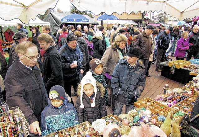 Der Weihnachtsmarkt mit seinen 60 Bude...ie Innenstadt wieder mit Leben fllen.  | Foto: Privat