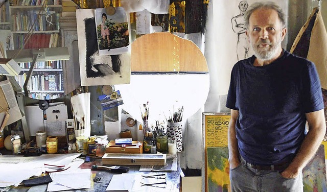 Peter Fritz in seinem Atelier.  | Foto: Edgar Steinfelder
