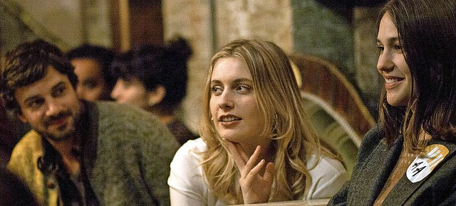 Greta Gerwig als Brooke (rechts) und Lola Kirk alsTracy  | Foto: dpa