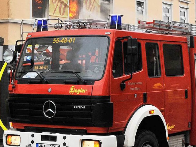 Die Feuerwehr konnte den Brand lschen.  | Foto: dpa