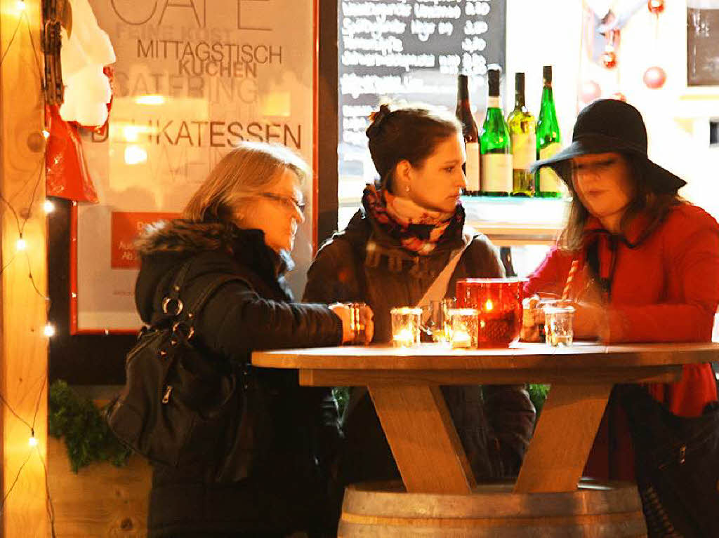 Weihnachtliche Stimmung bei der 4. Staufener Lichternacht.