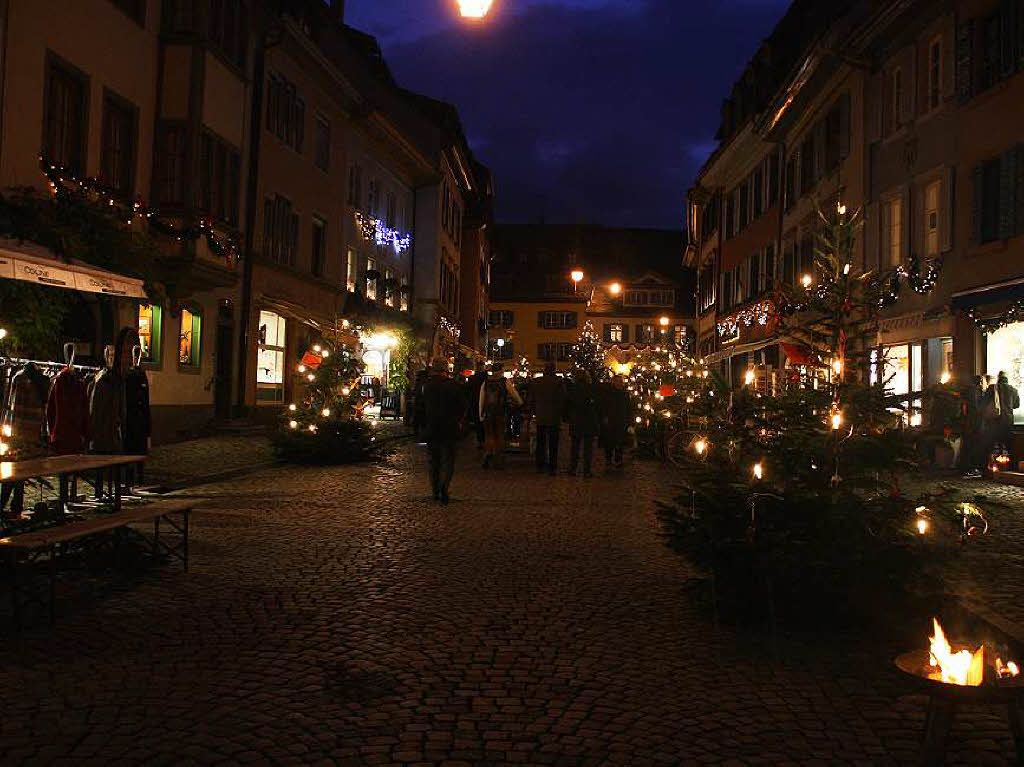 Weihnachtliche Stimmung bei der 4. Staufener Lichternacht.