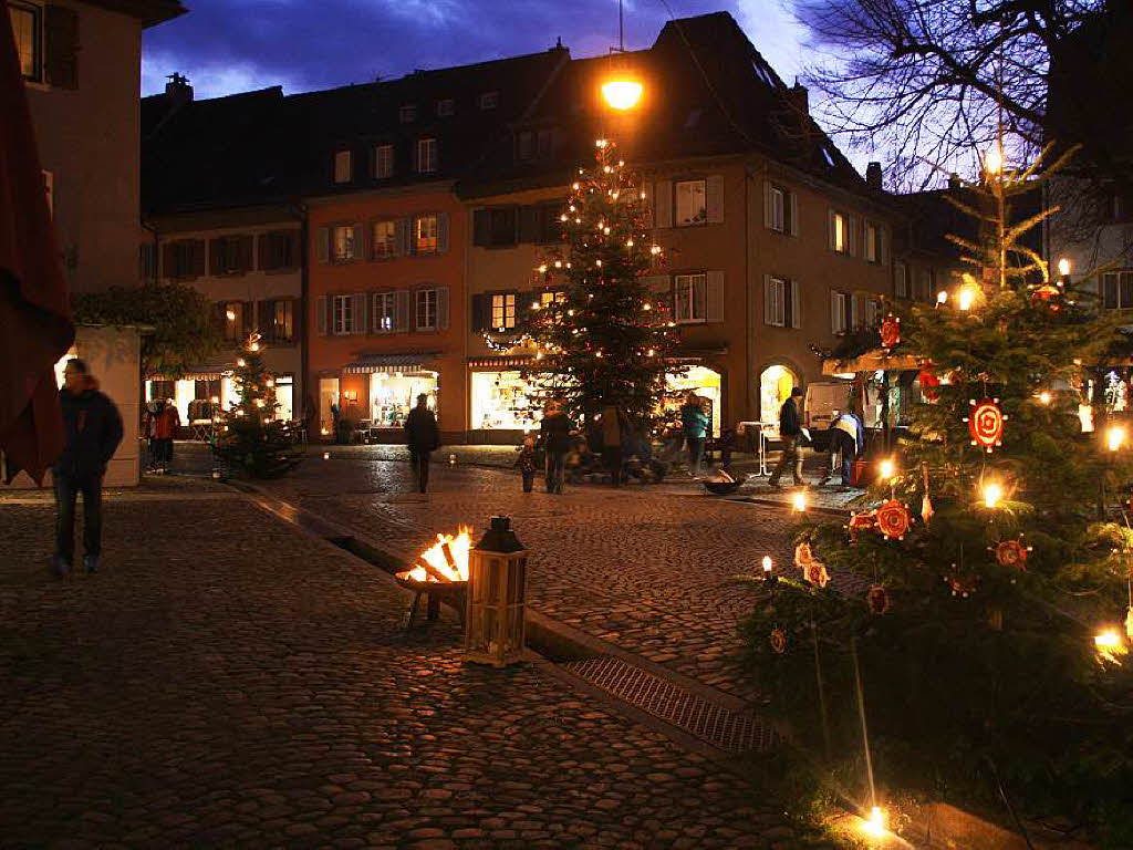 Weihnachtliche Stimmung bei der 4. Staufener Lichternacht.