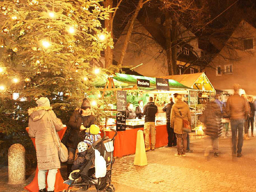 Weihnachtliche Stimmung bei der 4. Staufener Lichternacht.