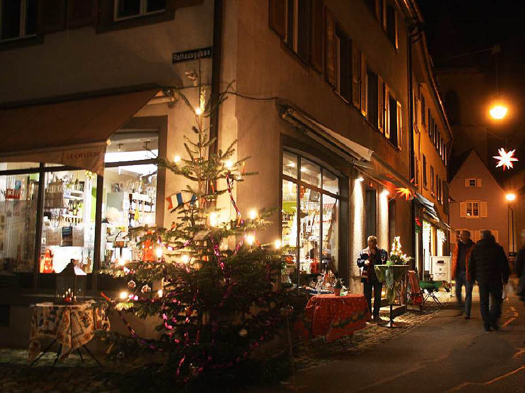 Weihnachtliche Stimmung bei der 4. Staufener Lichternacht.