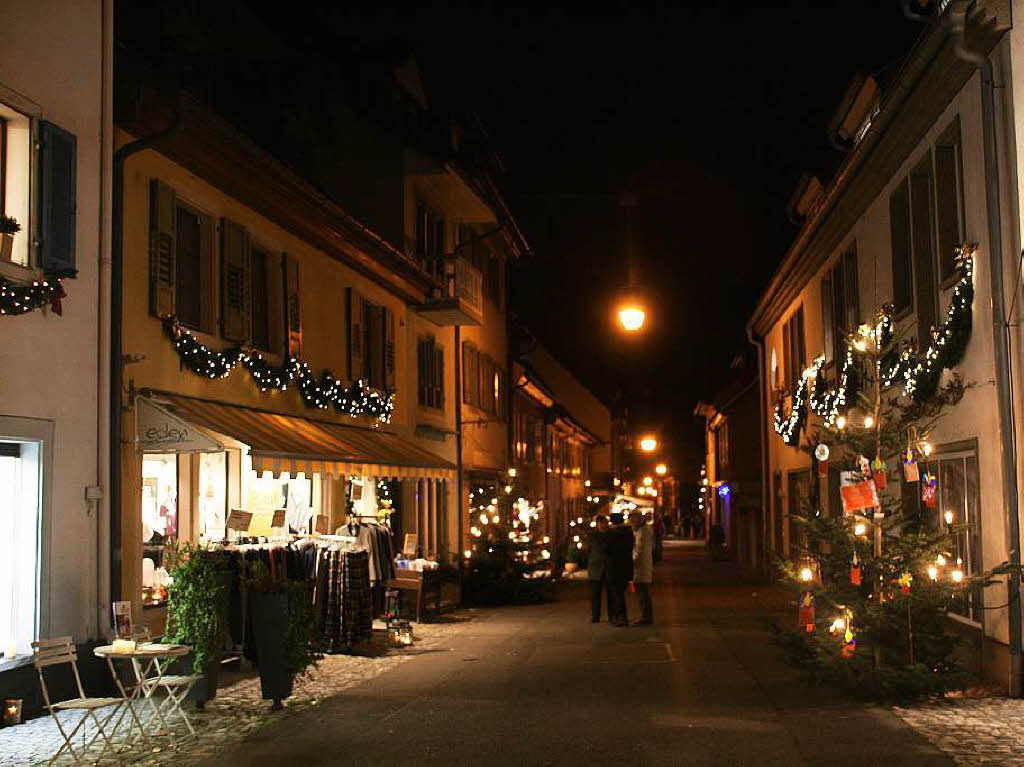 Weihnachtliche Stimmung bei der 4. Staufener Lichternacht.