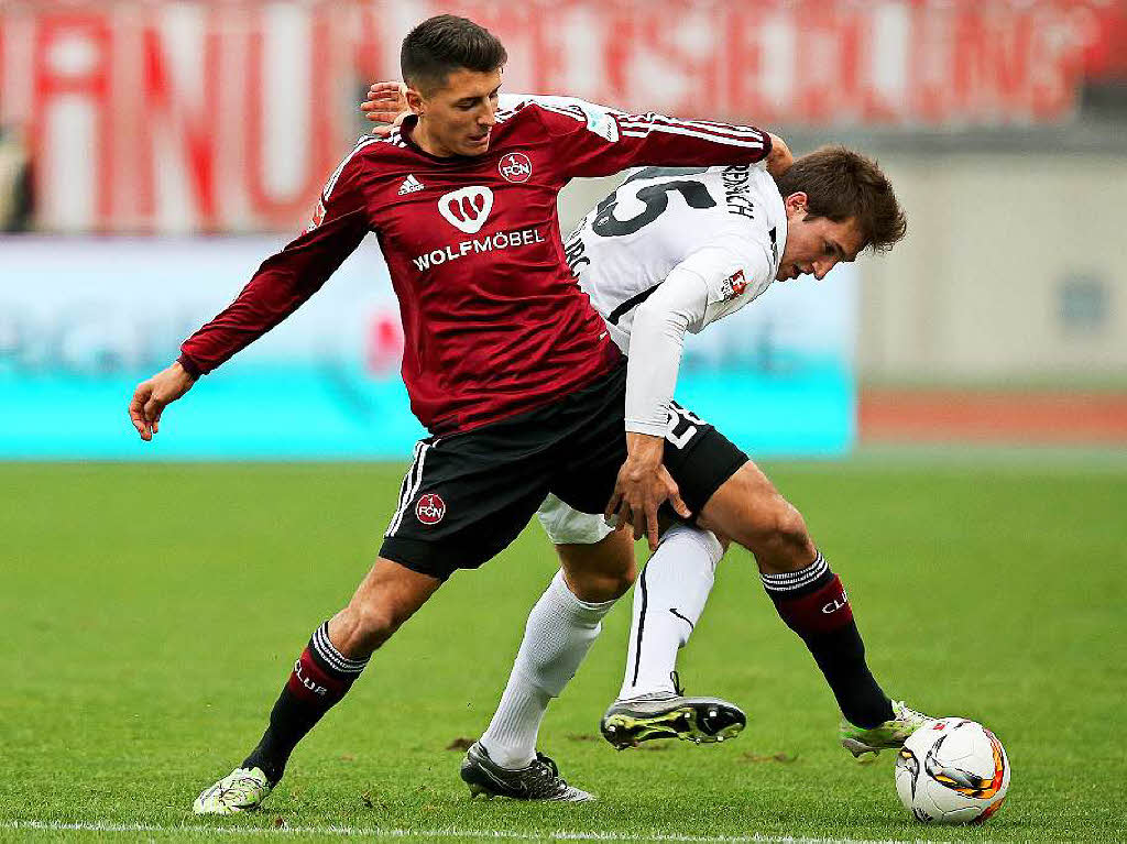 Eine gute Halbzeit reicht dem SC Freiburg in Nrnberg nicht: Der SC Freiburg verliert gegen den 1. FC Nrnberg mit 1:2.