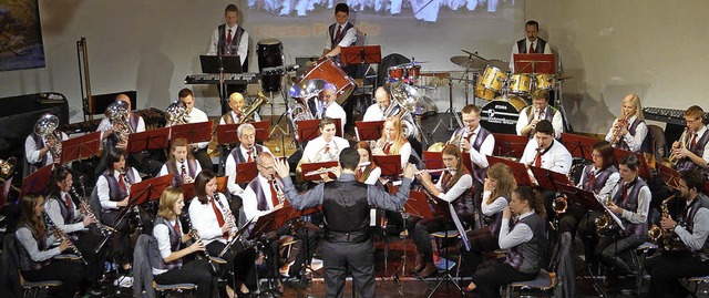 Unter der Leitung von David Weber bot ...tadtmusik Kandern beste Unterhaltung.   | Foto: Silke Hartenstein