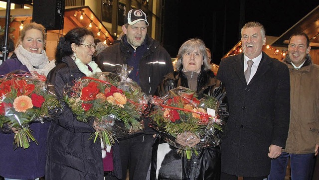 Cornelia Claas (von links), Antje Hedu...rt von Rohr musizierten auf dem Markt.  | Foto: Frey/cremer