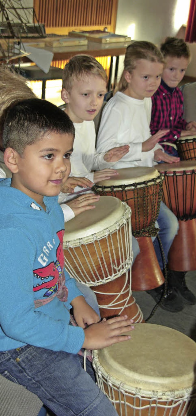 Afrikanische Rhythmen spielte die Trommel-AG der Talschule.  | Foto: Ilona Kunzelmann