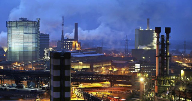 Die Stahlindustrie (hier ein Blick auf... Klimaschutzabkommen nicht begeistert.  | Foto: dpa