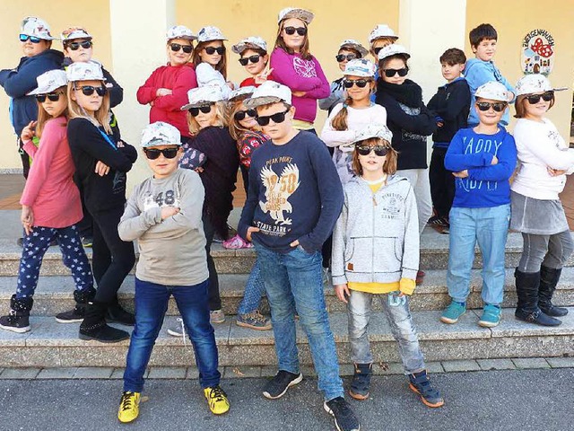 Die coolen Rapper der Klasse 4 aus Hausen im Wiesental   | Foto: Privat