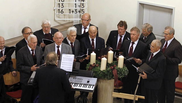 Mit von der Partie: der Mnnerchor  unter der Leitung von Reiner Kammerer   | Foto: Heidi Fssel