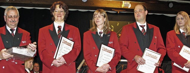 Ehrungen beim Jahreskonzert des Musikvereins Eggenertal.  | Foto: Jutta Schtz