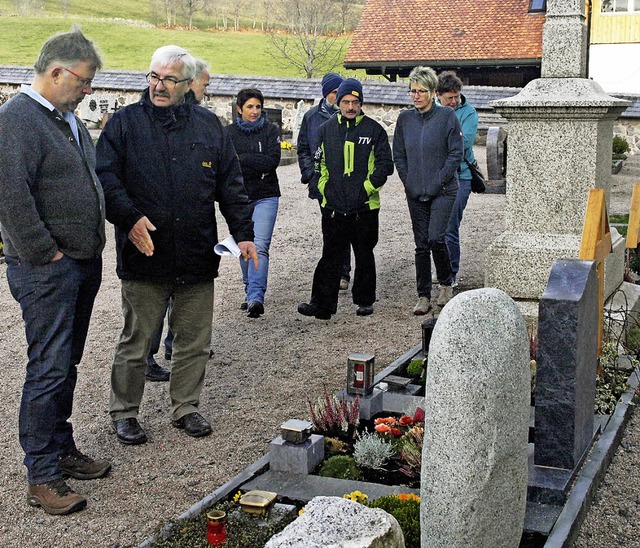 Bei der Begehung Mitte November war au...dem Ibacher Friedhof besprochen worden  | Foto: Karin Stckl-Steinebrunner