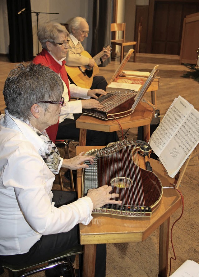 Die musikalische Umrahmung der Weihnac...bernahm die Zithergruppe aus Elzach.   | Foto: Karin Heiss