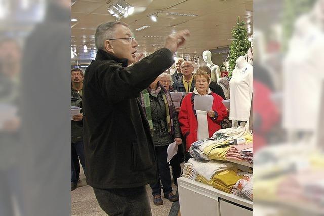 Flashmob im Karstadt: Singe, wem Gesang gegeben...