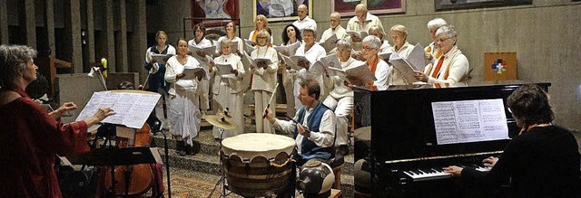 Der Omkara-Chor bei seinem Konzert in Merzhausen   | Foto: Anne Freyer