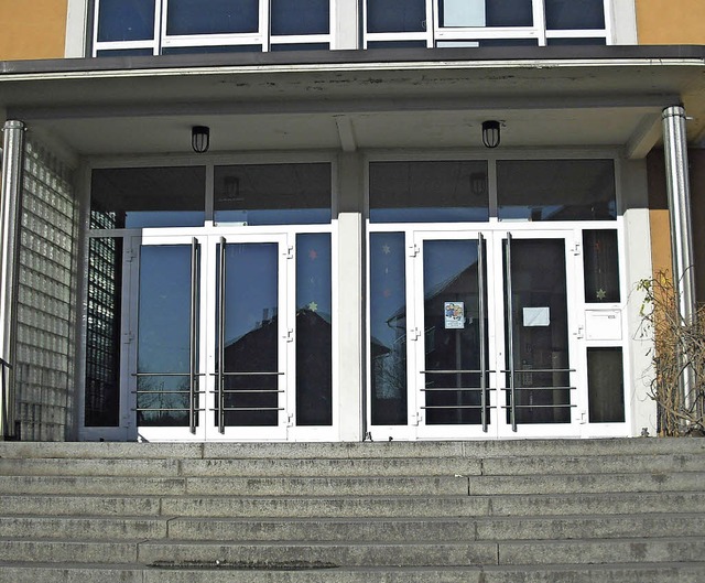 Das stattliche Portal der Karl-Tschamber-Schule <ppp></ppp>  | Foto: Ulrich Senf