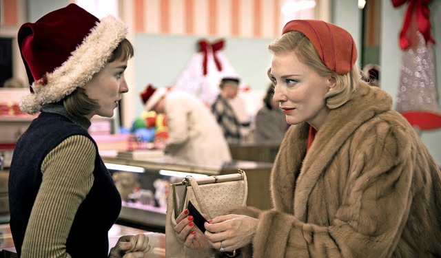 Die Dame trifft auf die Verkuferin: Cate Blanchett (rechts) und Rooney Mara   | Foto: dpa